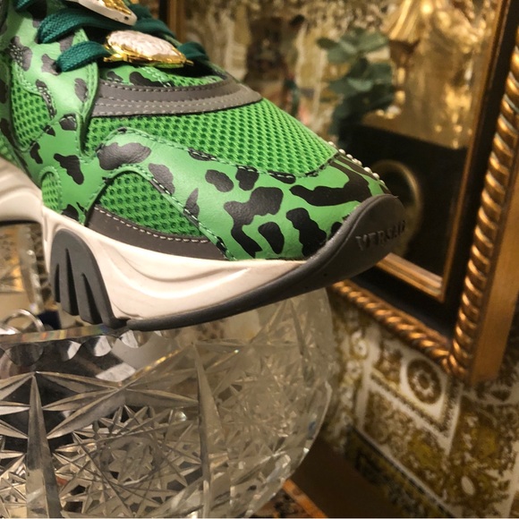 Women athletic shoes the white medusa is an add on - Picture 11 of 14